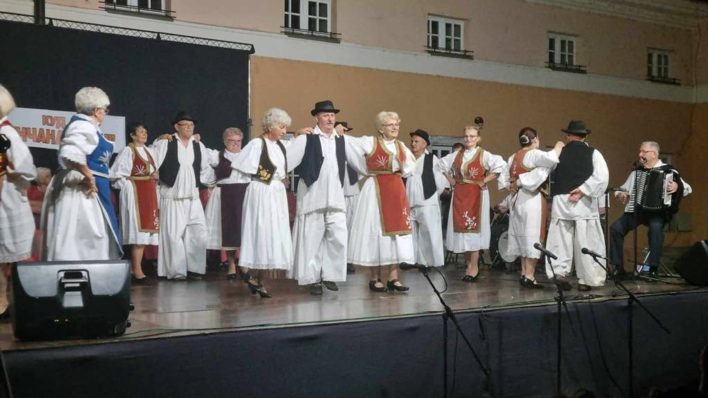 Вечерас у Курији: КУД „Сунчана јесен” доноси песму, игру и добру атмосферу