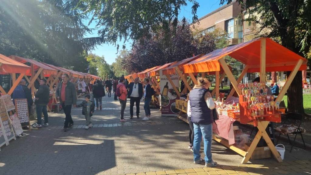 Oktobarski-bazar-(2)
