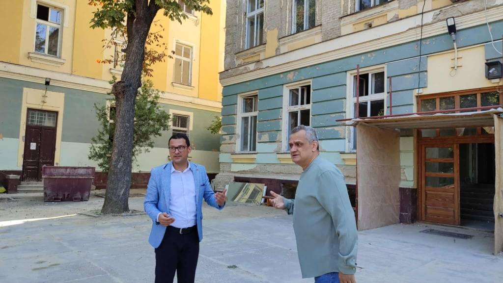 79d07862-9908-4d18-a700-6aa1988afb8a