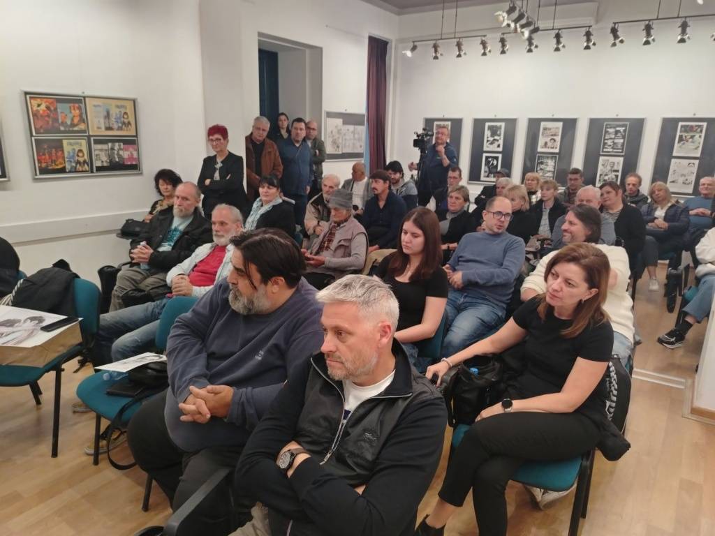 IMG-593e3880bdd452335095a299228ae1f2-V