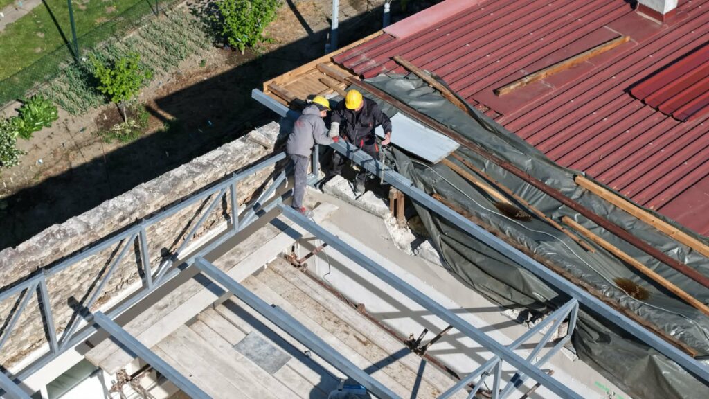 мокрин-омладински-дом-кров-(5)