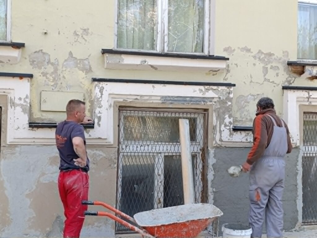 Počela rekonstrukcija fasade OŠ „Vuk Karadžić”: U radove će biti uloženo 18,4 miliona dinara