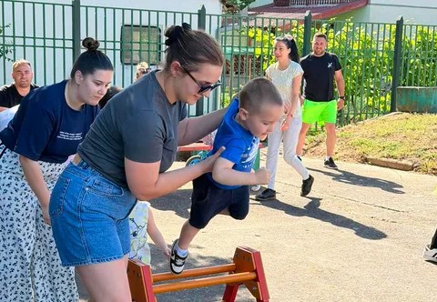 „Шиљина штафета“ окупила децу и родитеље у Новим Козарцима