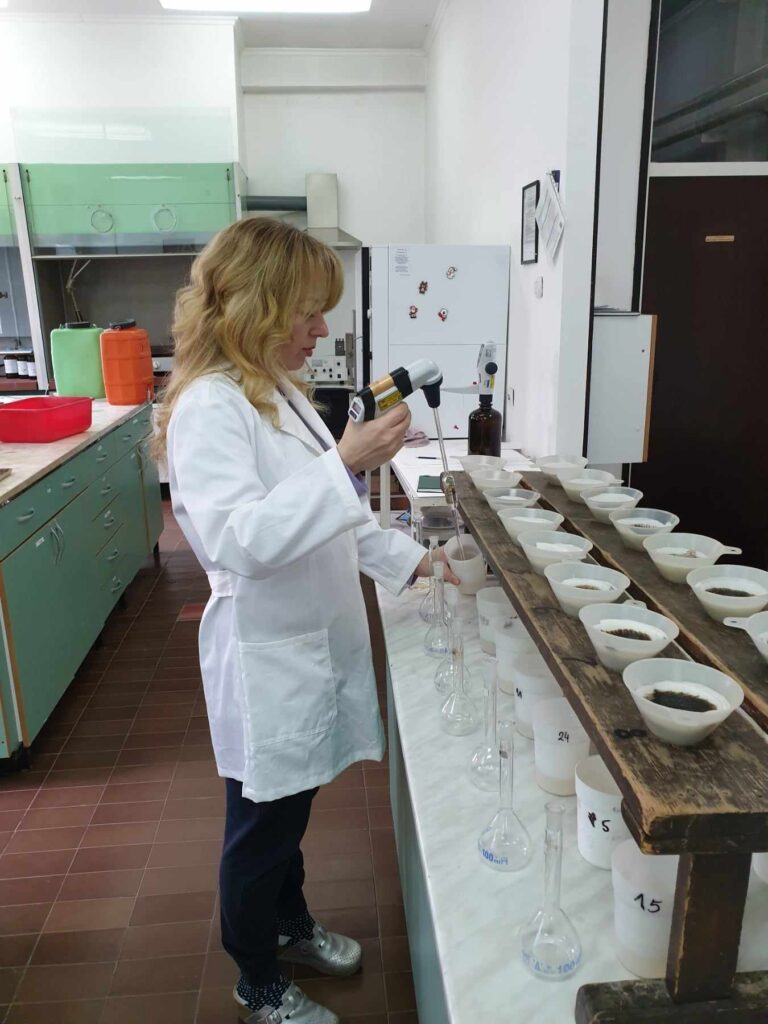 Позив из Пољопривредне стручне службе: Бесплатна анализа земљишта